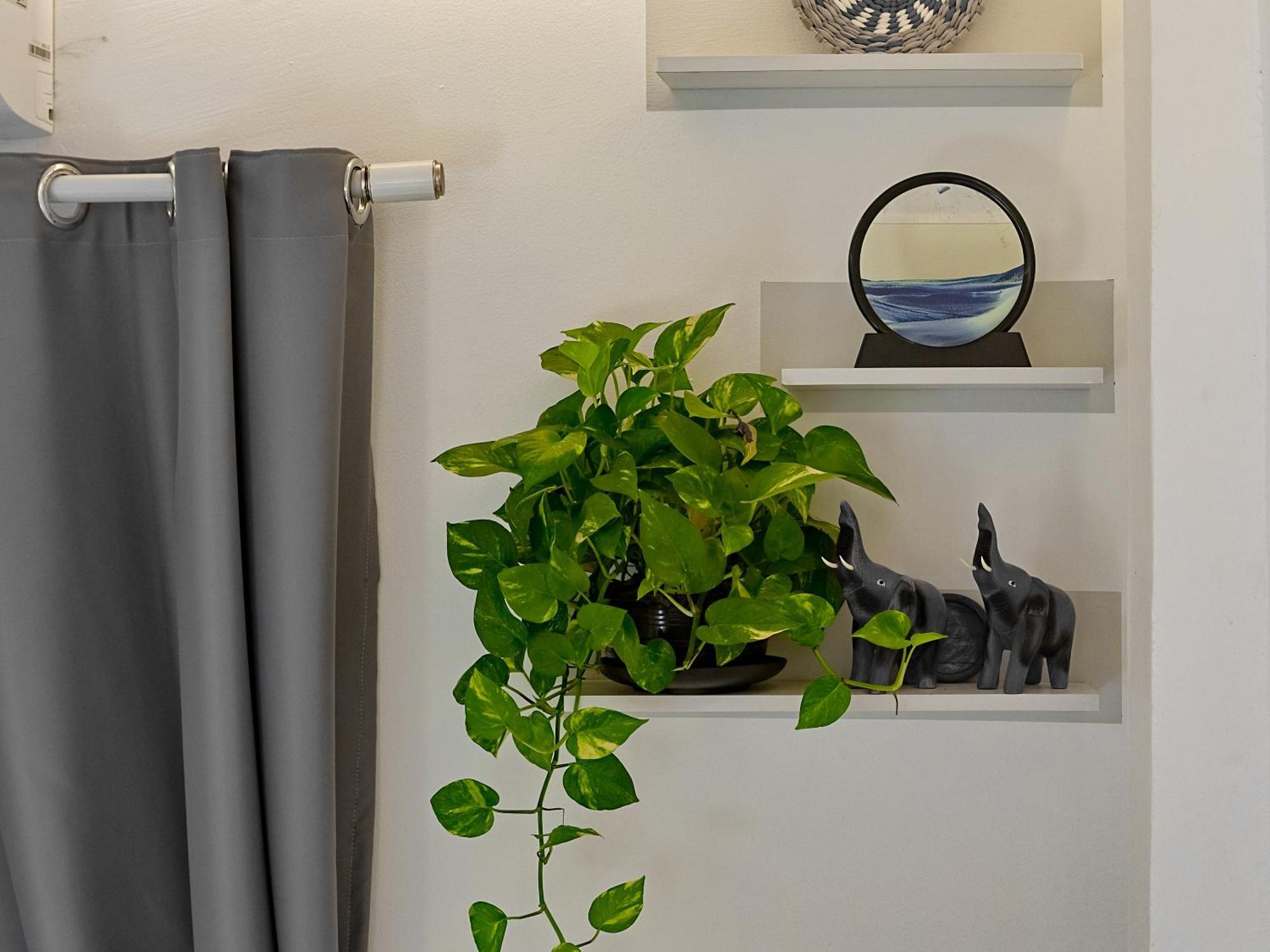 Moonway Apartment *